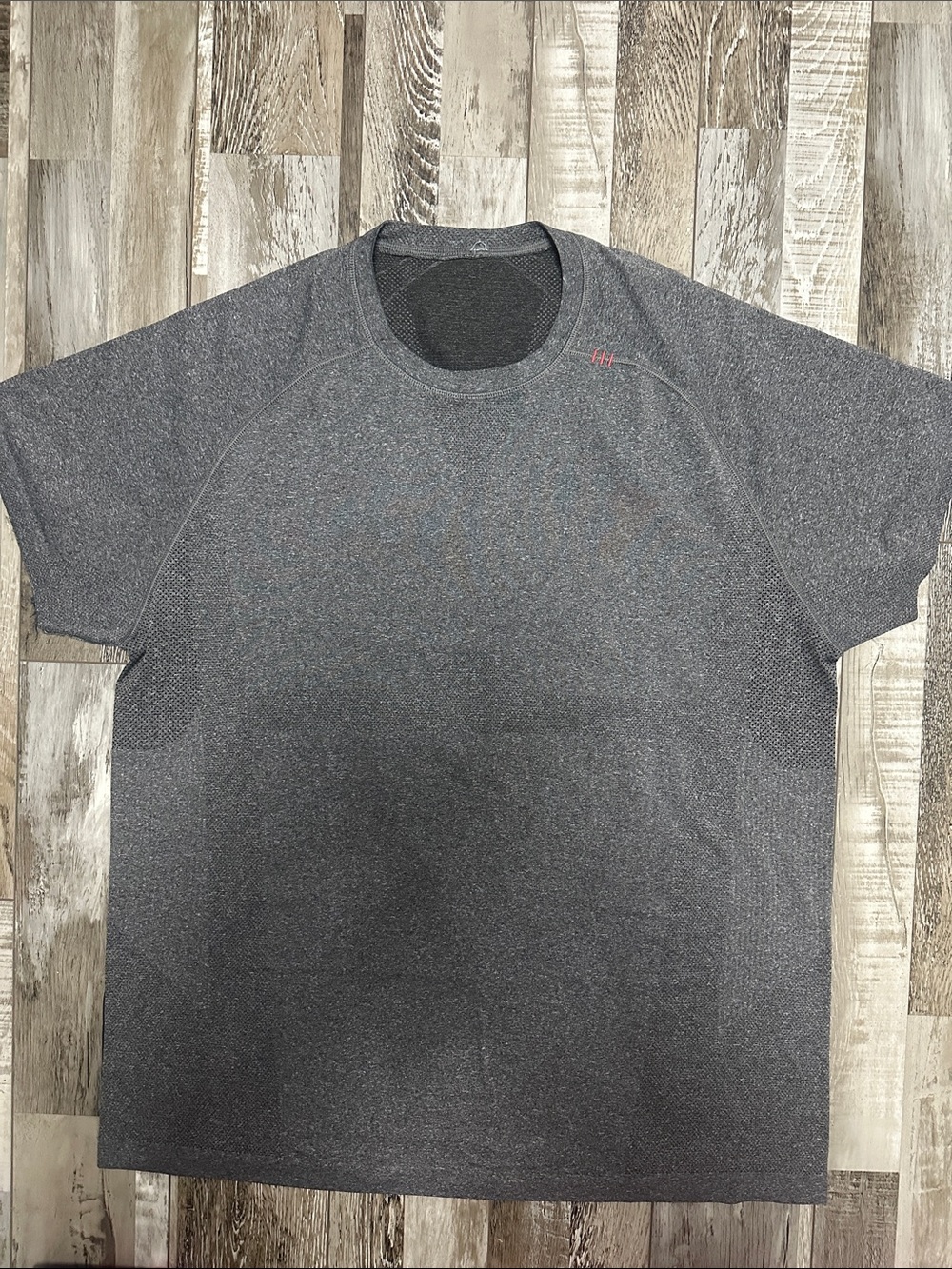 lululemon athletica Men's Heathered Charcoal Performance Tee